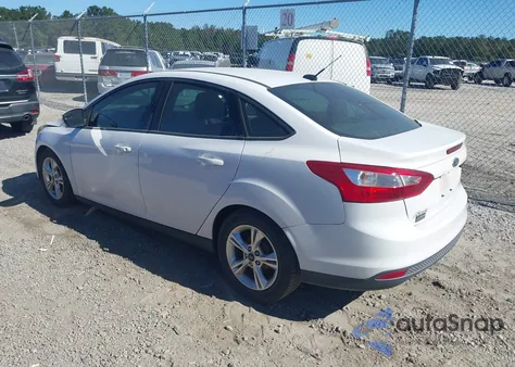 2014 Ford Focus Se z USA, uszkodzony, nr VIN 1FADP3F22EL345355